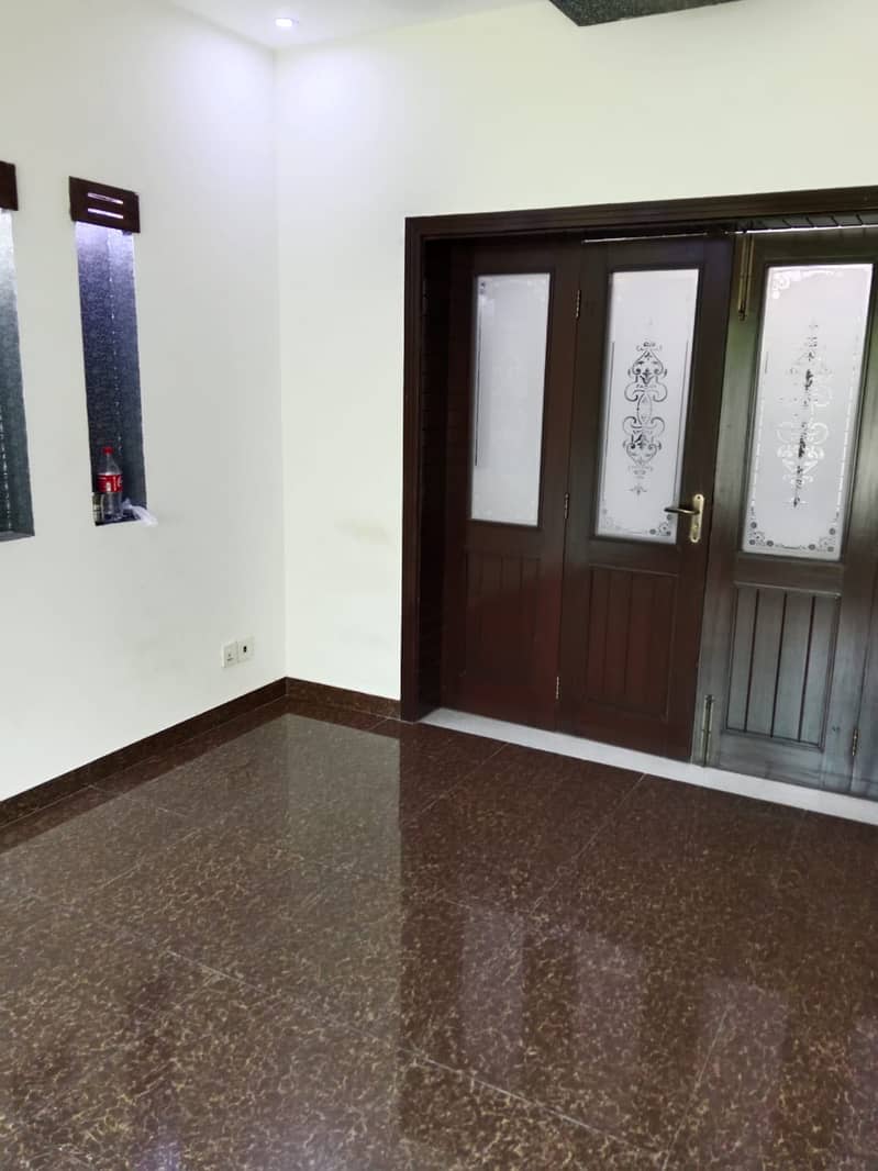 WAPDA TOWN USED BUT VERY GOOD CONDITION HOUSE IS AVAILABLE FOR SALE 1
