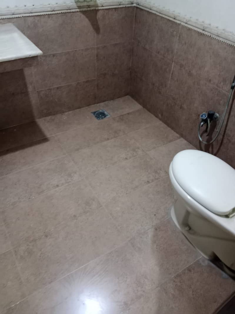 WAPDA TOWN USED BUT VERY GOOD CONDITION HOUSE IS AVAILABLE FOR SALE 5