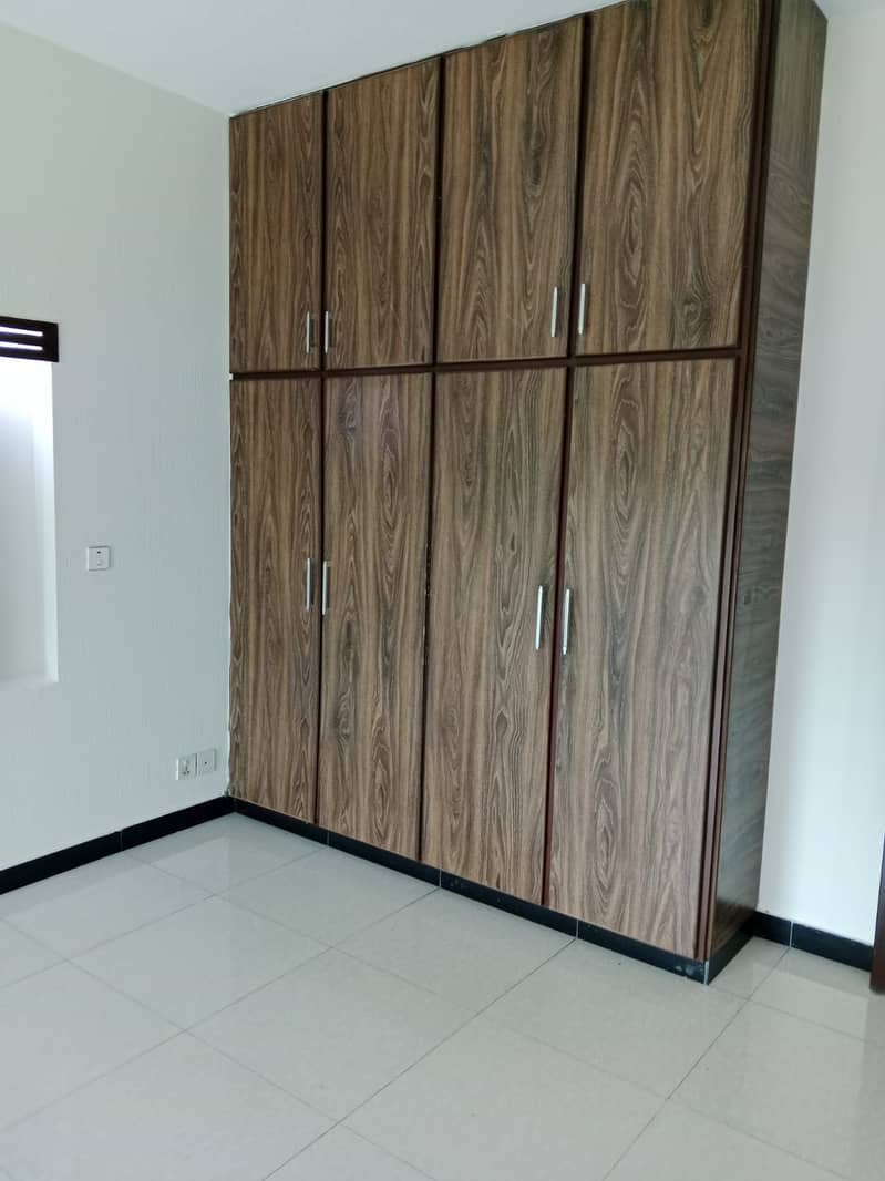 WAPDA TOWN USED BUT VERY GOOD CONDITION HOUSE IS AVAILABLE FOR SALE 22