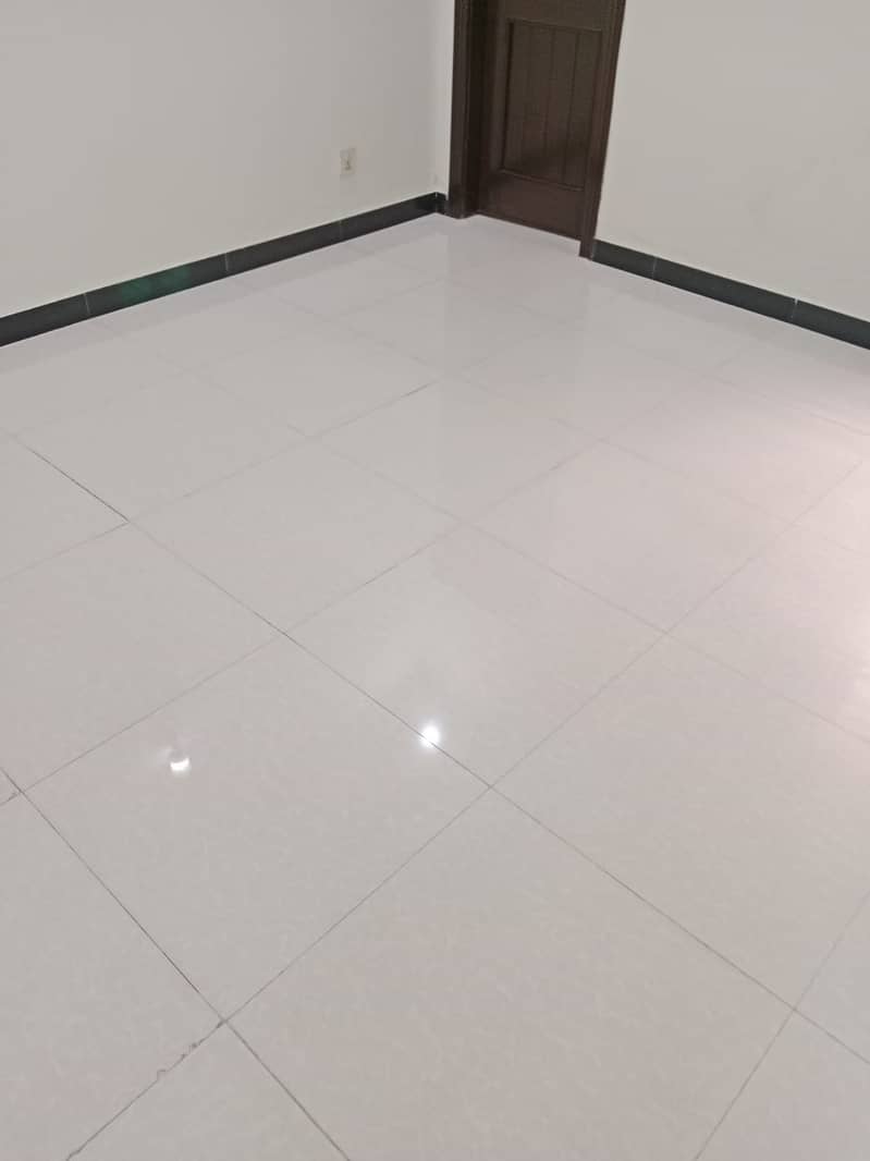 WAPDA TOWN USED BUT VERY GOOD CONDITION HOUSE IS AVAILABLE FOR SALE 42