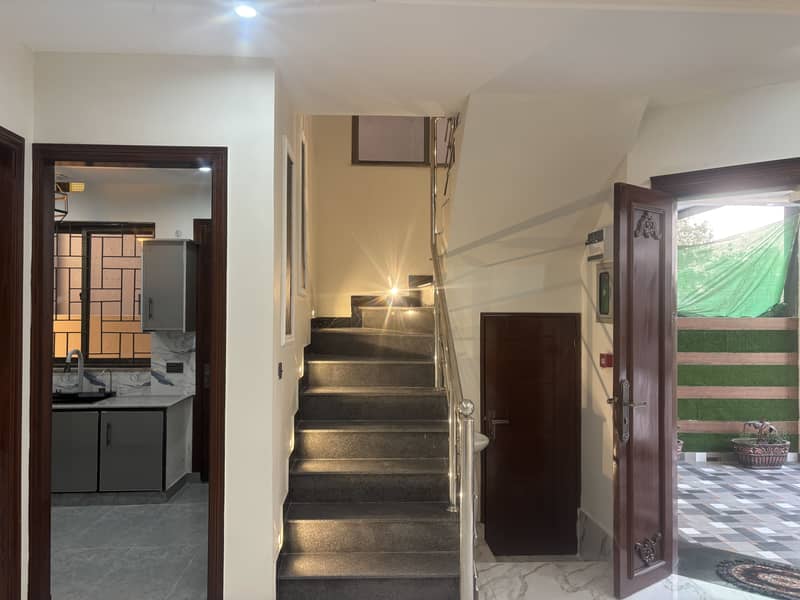 10 MARLA HOUSE IN DHA RAHBAR IS AVAILABLE FOR RENT 4