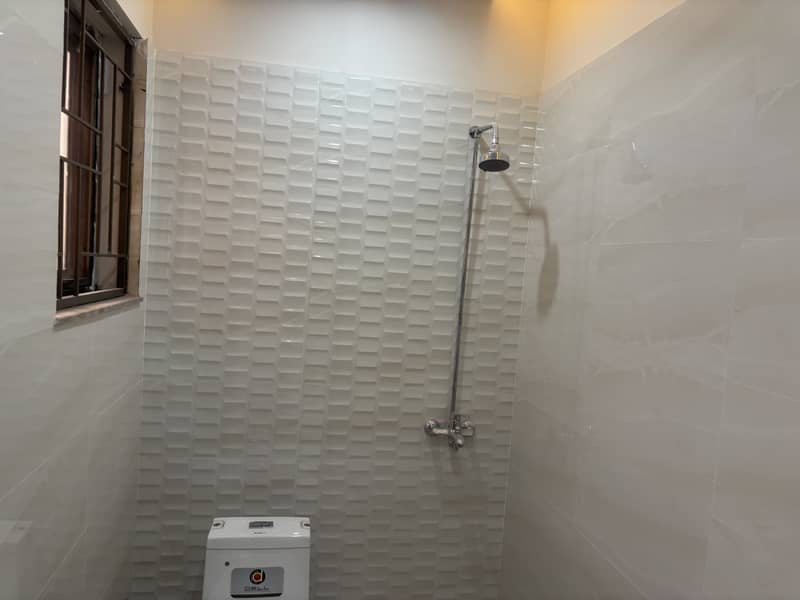 10 MARLA HOUSE IN DHA RAHBAR IS AVAILABLE FOR RENT 8