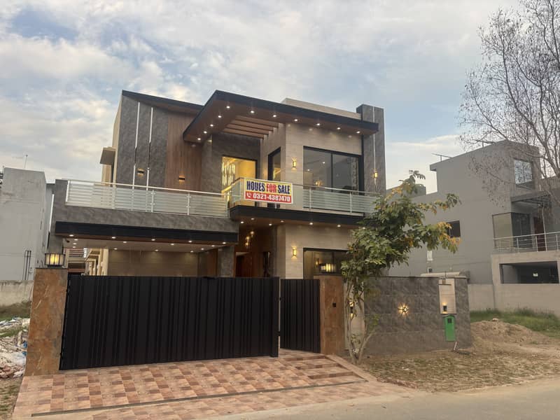 DHA RAHBAR 10 MARLA MODREN STYLE MOST BEAUTIFUL HOUSE AVAILABLE FOR SALE 0