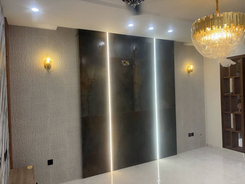 DHA RAHBAR 10 MARLA MODREN STYLE MOST BEAUTIFUL HOUSE AVAILABLE FOR SALE 4