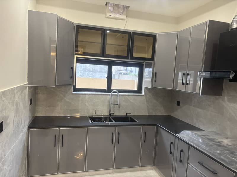 DHA RAHBAR 10 MARLA MODREN STYLE MOST BEAUTIFUL HOUSE AVAILABLE FOR SALE 11