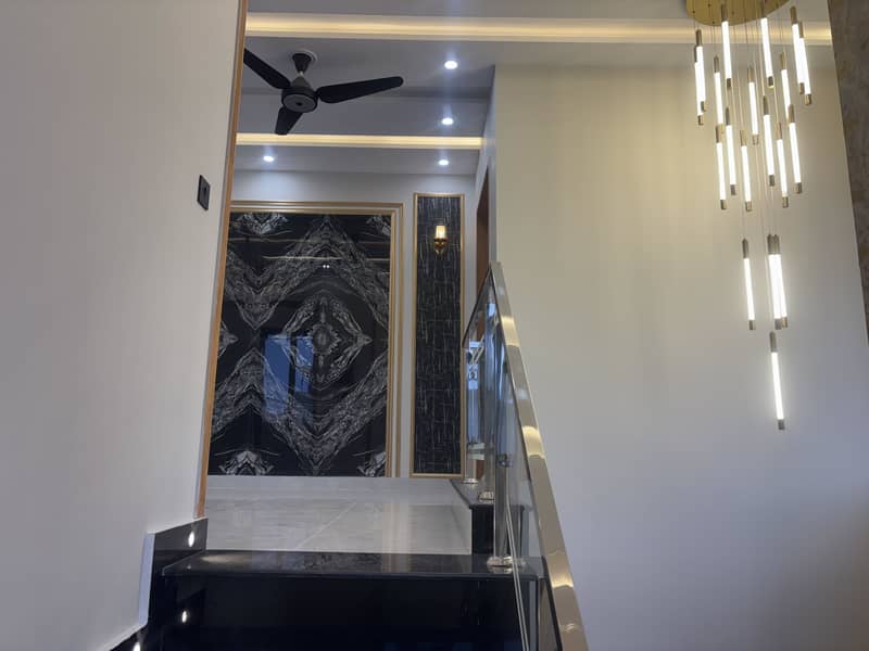 DHA RAHBAR 10 MARLA MODREN STYLE MOST BEAUTIFUL HOUSE AVAILABLE FOR SALE 18