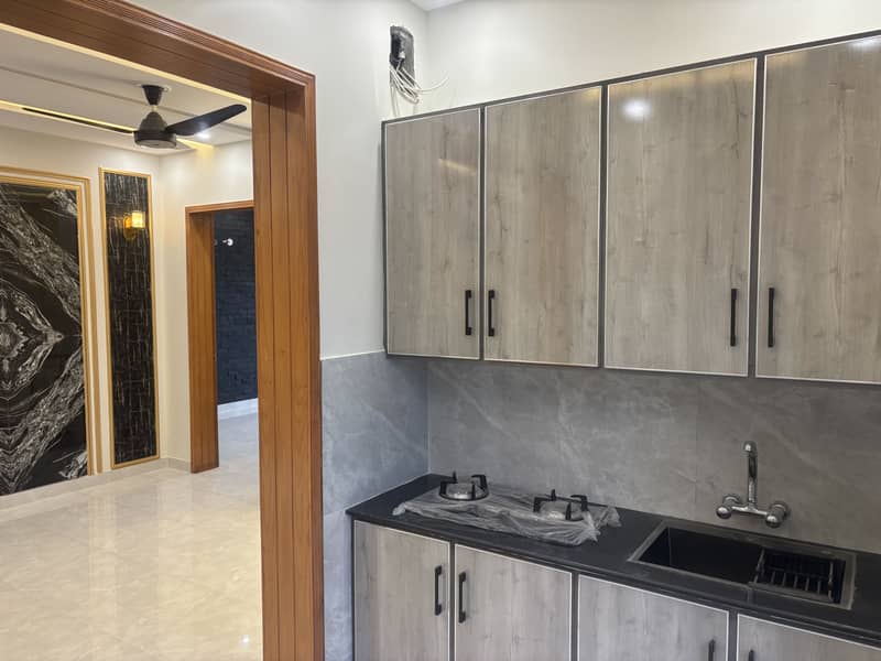 DHA RAHBAR 10 MARLA MODREN STYLE MOST BEAUTIFUL HOUSE AVAILABLE FOR SALE 34