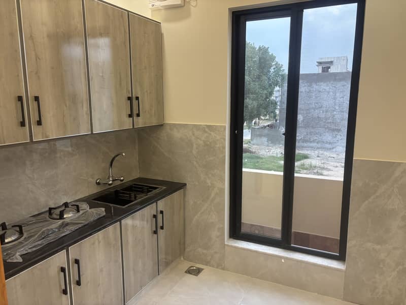 DHA RAHBAR 10 MARLA MODREN STYLE MOST BEAUTIFUL HOUSE AVAILABLE FOR SALE 36