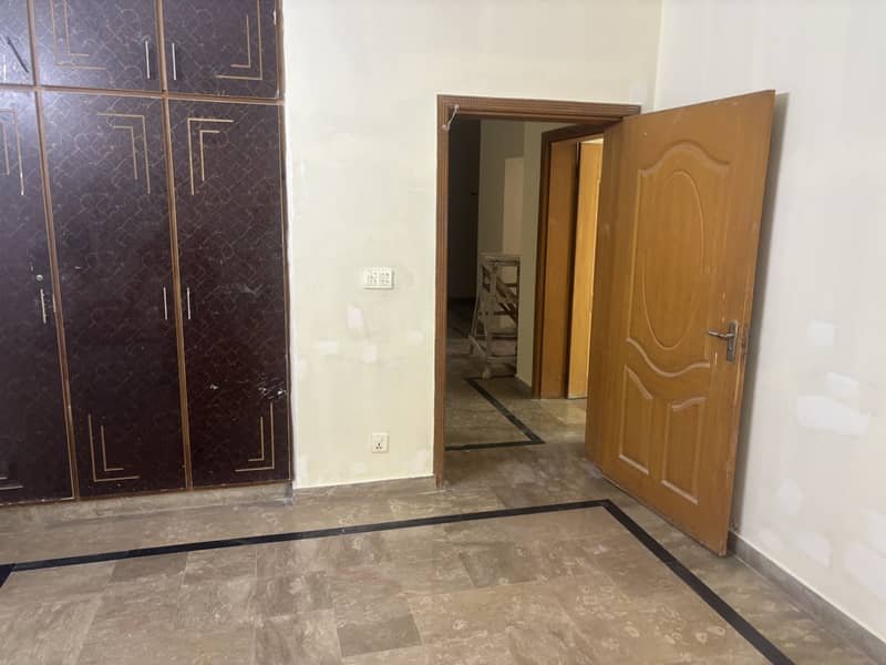 8 MARLA USED HOUSE BUT VERY GOOD CONDITION IS AVAILABLE FOR SALE 23
