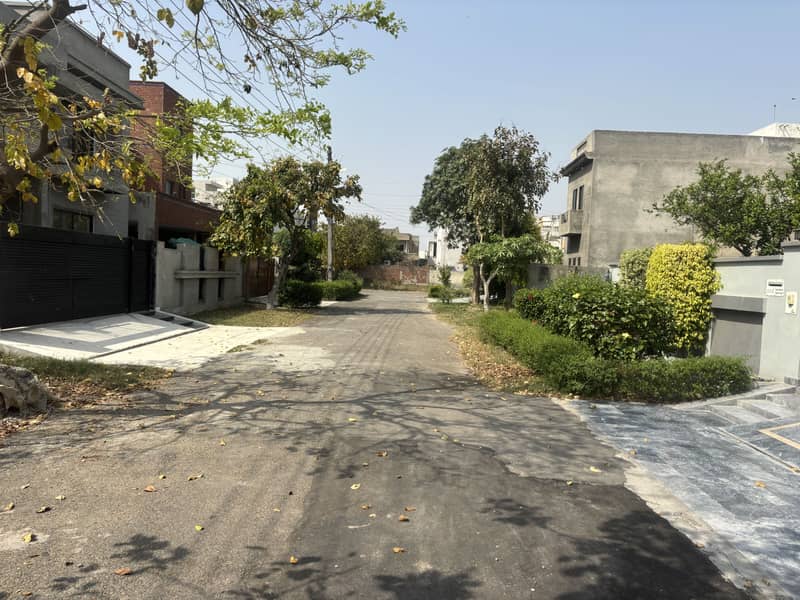 VALENCIA TOWN ONE KANAL WITH BEST PRICE IS AVAILABLE FOR SALE 1