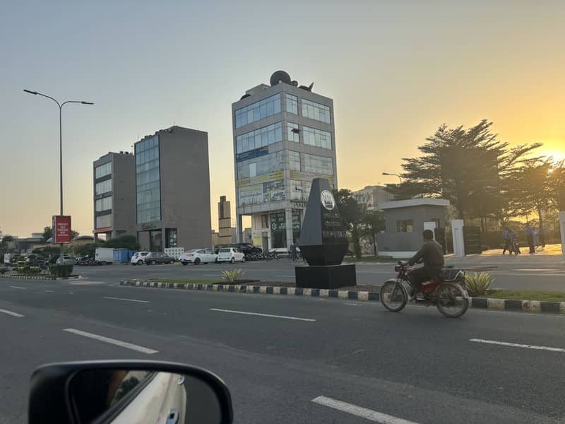 DHA 11 RAHBAR 8 MARLA COMMERCIAL ON MAIN 100 FEET WIDE ROAD PLOT AVAILABLE FOR REASONABLE PRICE IDEAL LOCATION FOR BUSINESS AND MUCH MORE 1