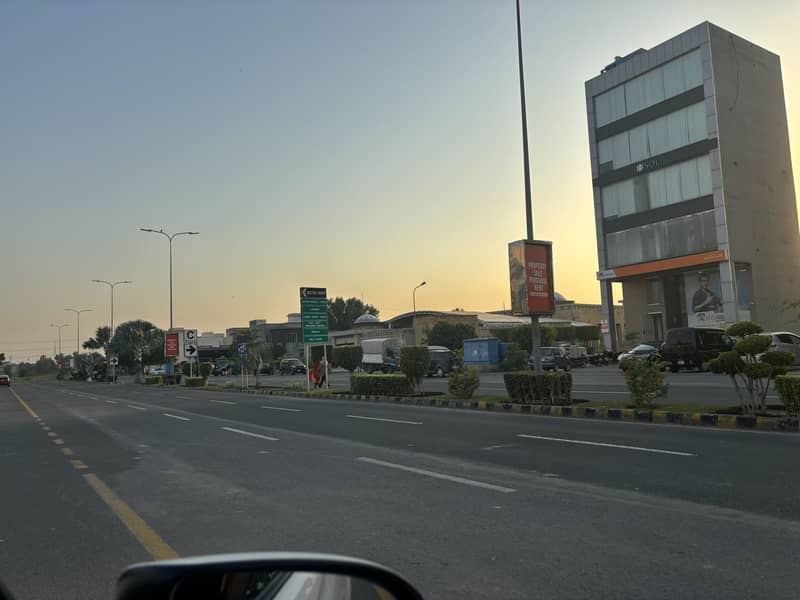 DHA 11 RAHBAR 8 MARLA COMMERCIAL ON MAIN 100 FEET WIDE ROAD PLOT AVAILABLE FOR REASONABLE PRICE IDEAL LOCATION FOR BUSINESS AND MUCH MORE 2