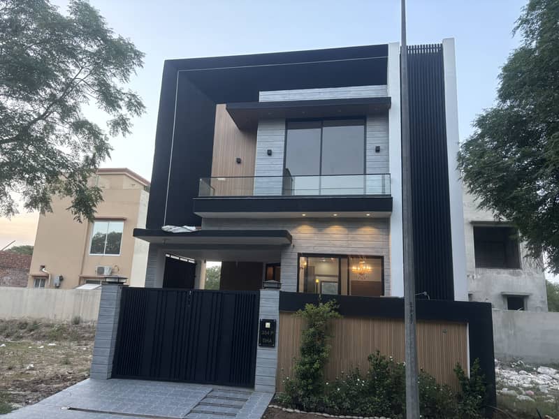 DHA RAHBAR BRAND NEW MODREN BEAUTIFUL HOUSE FOR SALE 37