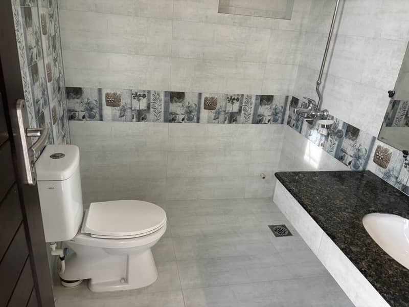 DHA RAHBAR 10 MARLA BEAUTIFUL HOUSE FOR SALE 12