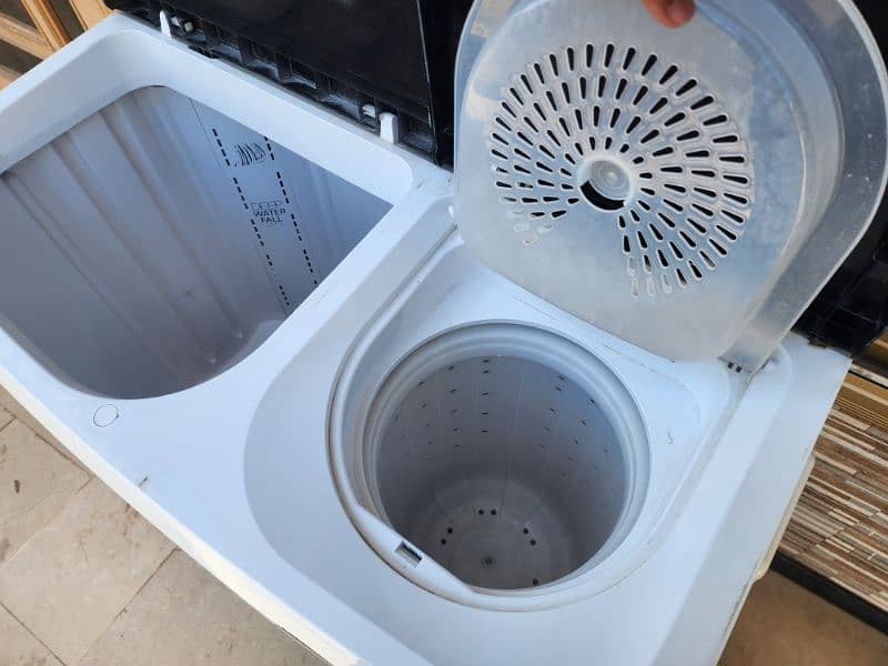 Barely used Washing Machine 0