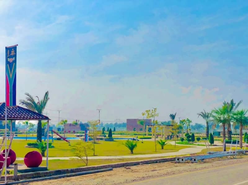 20 Marla Corner Plot For Sale 20