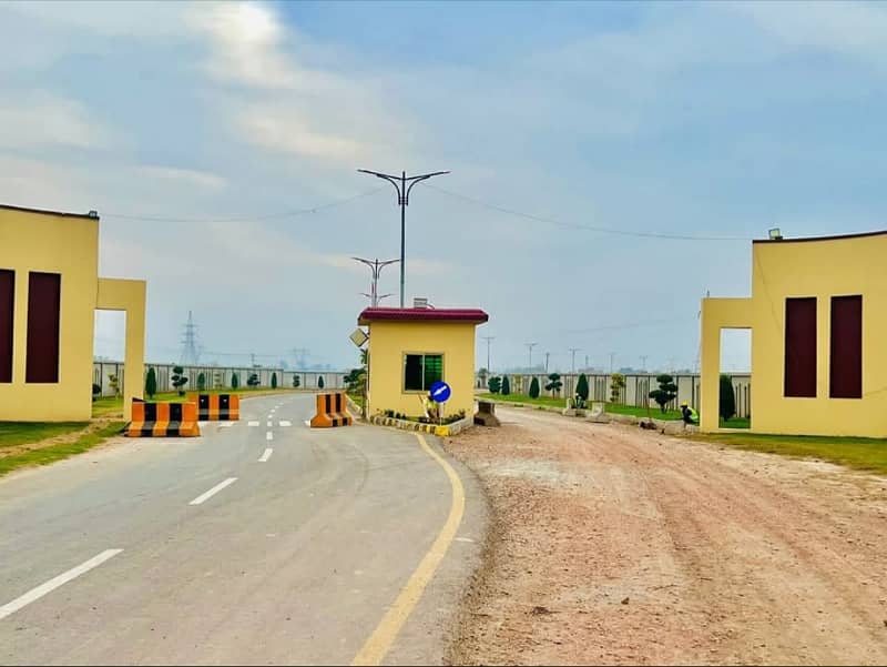 20 Marla Corner Plot For Sale 27