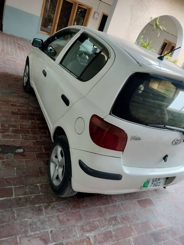 Toyota Vitz 2004 3