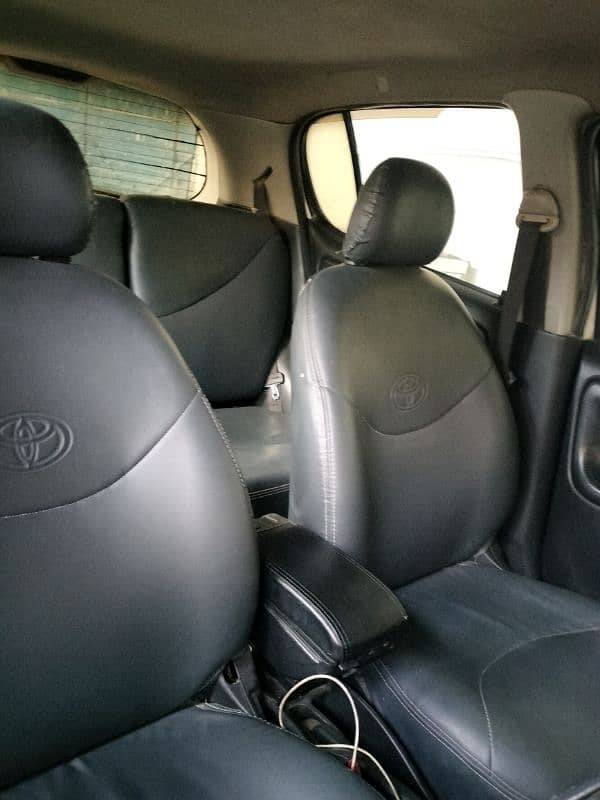 Toyota Vitz 2004 11