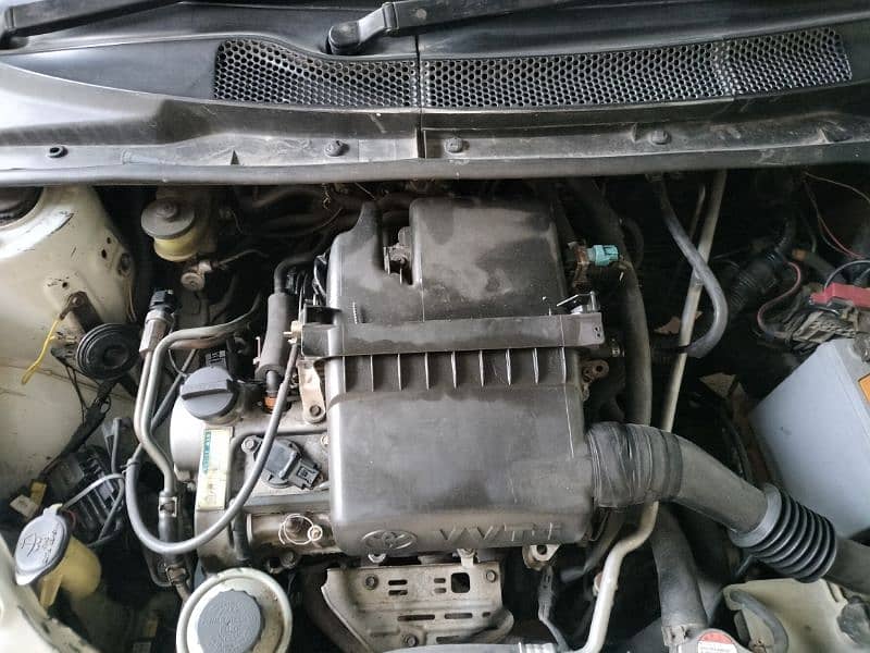 Toyota Vitz 2004 15