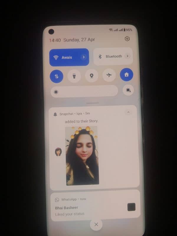 one plus 8 8/256 condition 9/10 back glass damaged 0