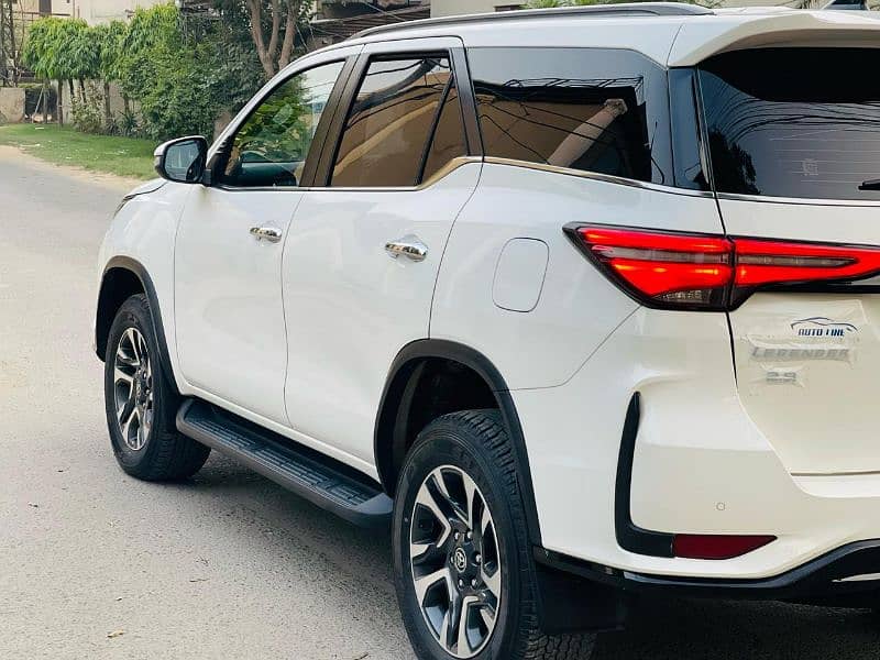 Total Geniune Toyota Fortuner Legender 2022 Model 3