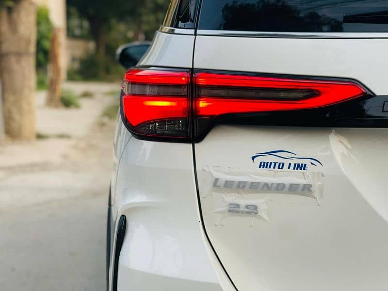 Total Geniune Toyota Fortuner Legender 2022 Model 6