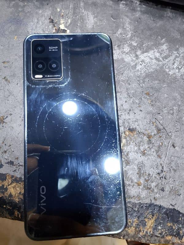 vivo y33s 4