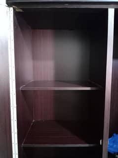 2 door Almari