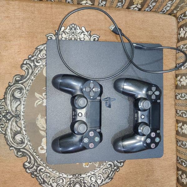 Play Station PS 4 Slim 500 GB with 2 Original Controllers 0