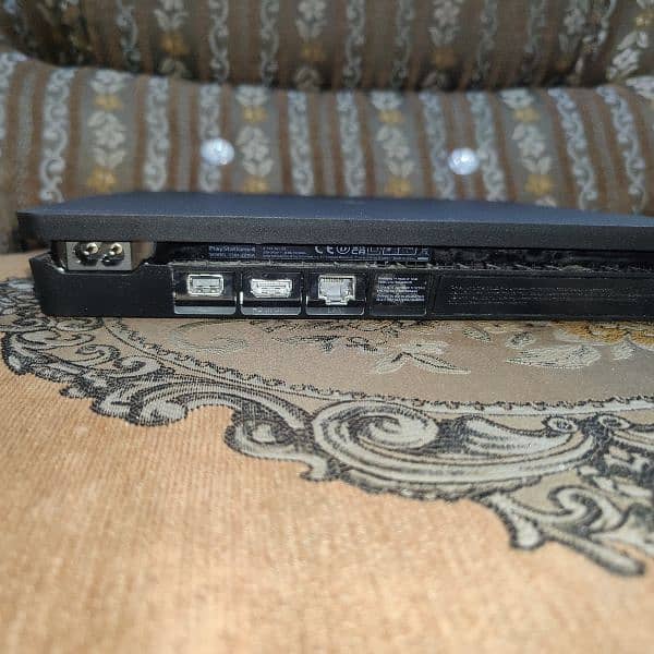 Play Station PS 4 Slim 500 GB with 2 Original Controllers 1