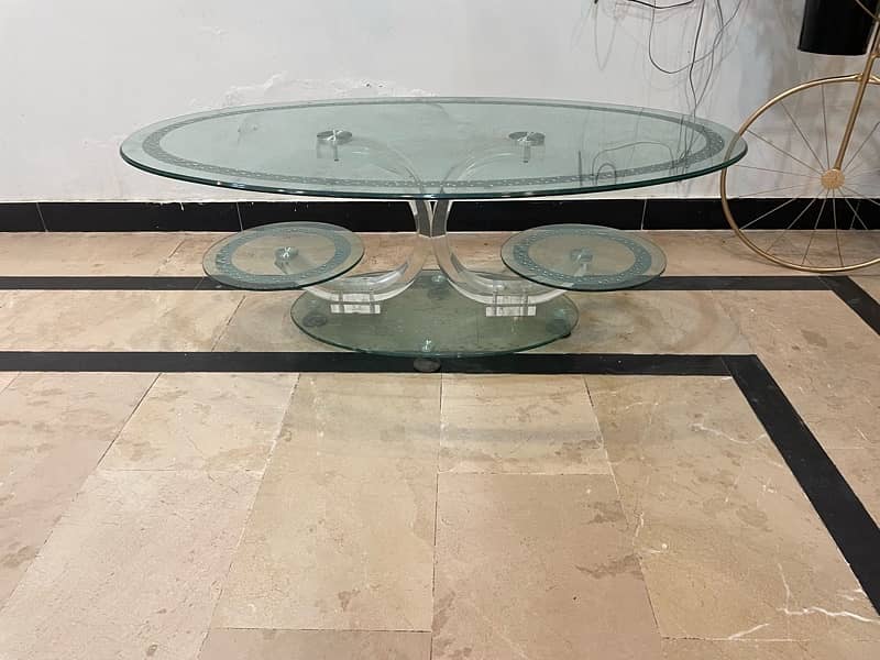 centre table for sale in good condition 0