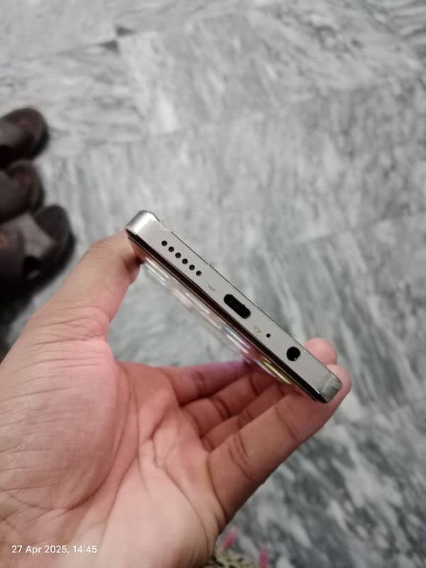 Tecno caman 20 2