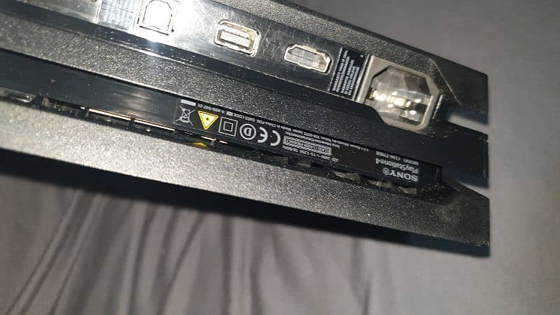 PS4 pro 1TB with 14 offline games 3