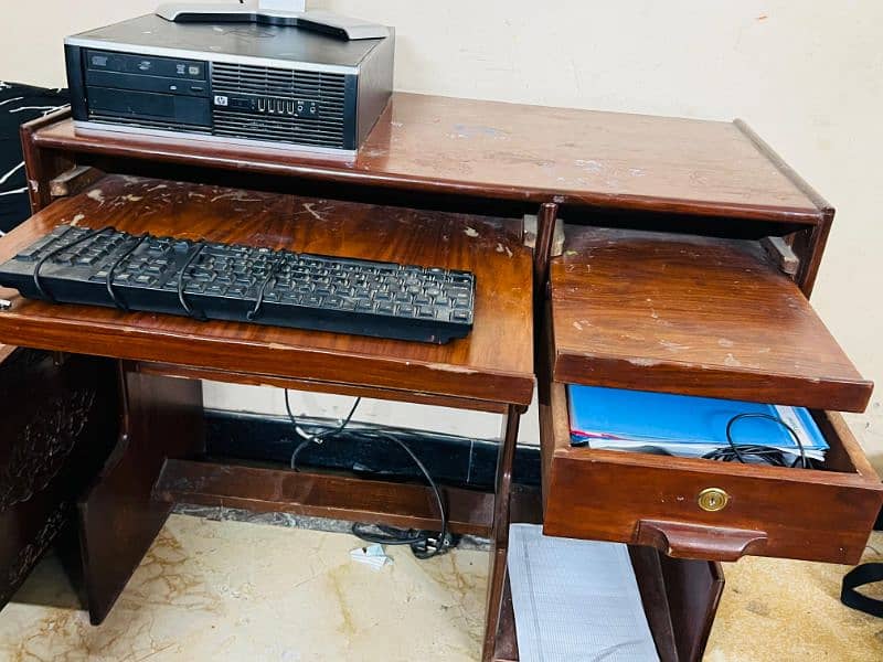 Computer Table 0