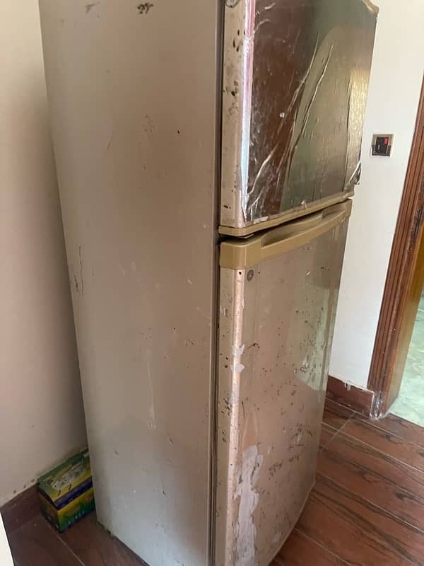 Used Dawlamce fridge 4