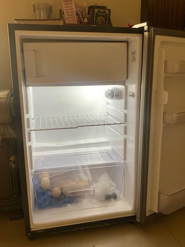 dawlance room fridge 0