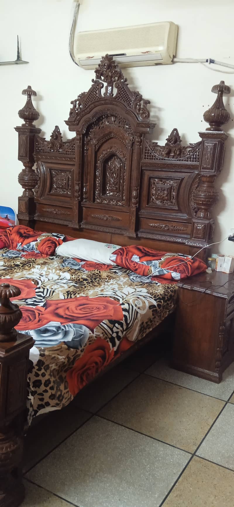 Chinioti bed set with dressing for sale 1