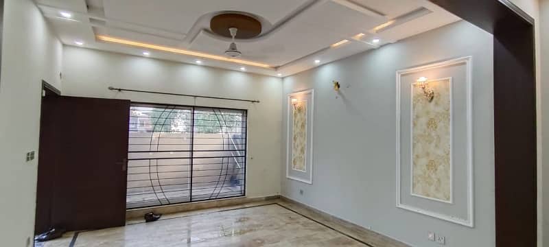 10 Marla Slightly Used Ultra Modern Designer House For Sale In Bahria Town Lahore. 8