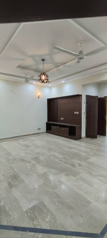 10 Marla Slightly Used Ultra Modern Designer House For Sale In Bahria Town Lahore. 18