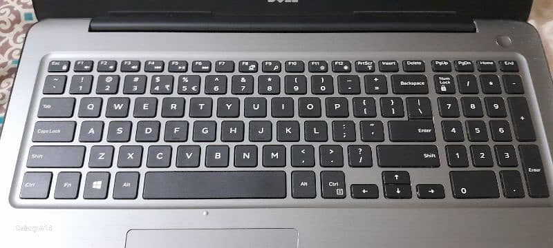 Dell inspuron 15 5000 series 4