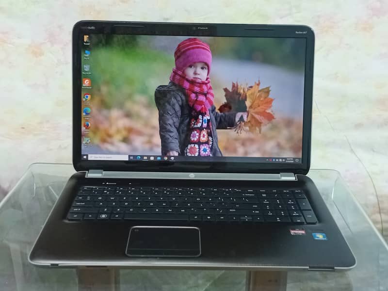 Hp Pavillion DV7 (AMD A6 8GB 500GB 512MB Radeon Graphic) 1