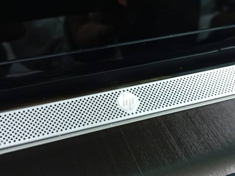Hp Pavillion DV7 (AMD A6 8GB 500GB 512MB Radeon Graphic) 6