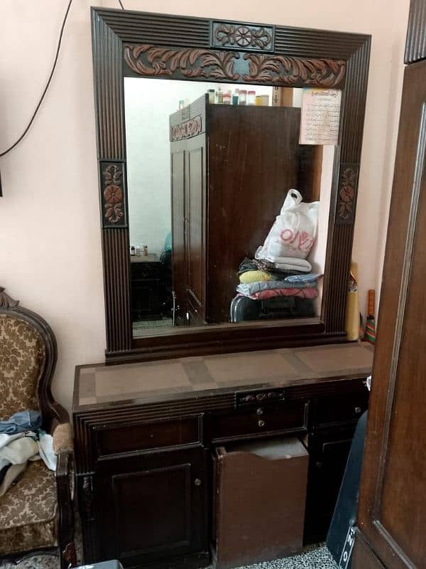 Used Dressing Table 0
