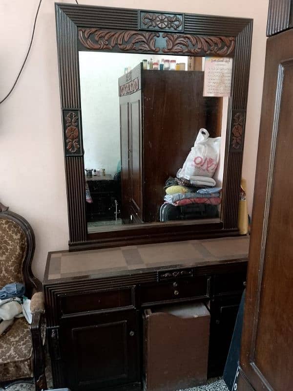 Used Dressing Table 1