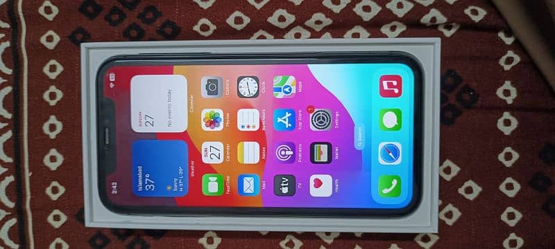 Iphone 11 (64GB) official PTA Approved 7