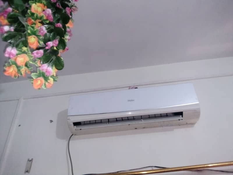 ac for sell jisko b chaiye contact karey 3