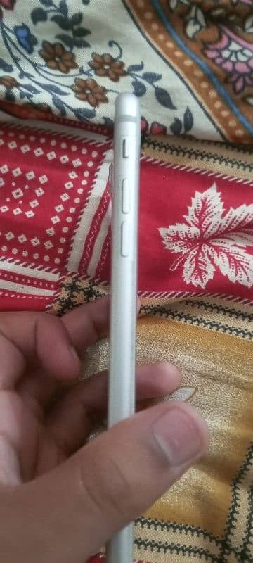 I phone 7 plus pta approved for sell 128 gb silver colour 100 battery 5