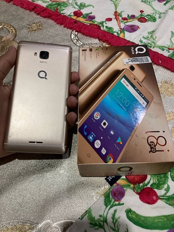 Qmobile i8ipro 0