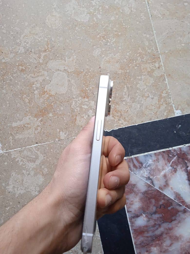 iPhone 14 Available – Like New 7